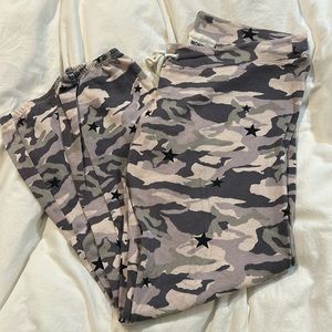 Monrow Star Camo Cropped Jogger M